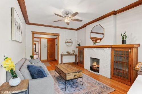 7658 Sheridan Rd, Chicago, IL 60626-1309