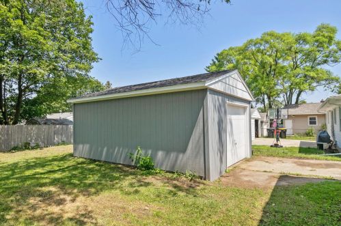 3117 Stratford Dr, Wyoming MI exterior