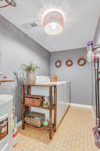 1502 Oriole Ln, Saint Louis MO 63144-1110 exterior