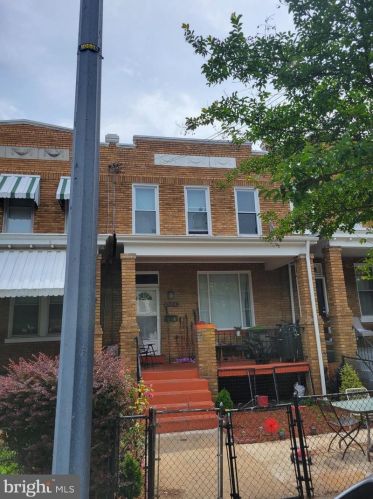 1904 14th St, Washington DC  20020-4842 exterior