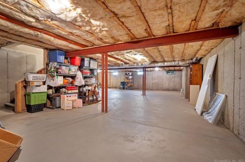 185 Country Club Dr, Seymour CT 06478-1197 exterior