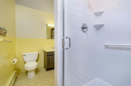 109 Holmes Rd, Ridgefield CT 06877-4304 exterior