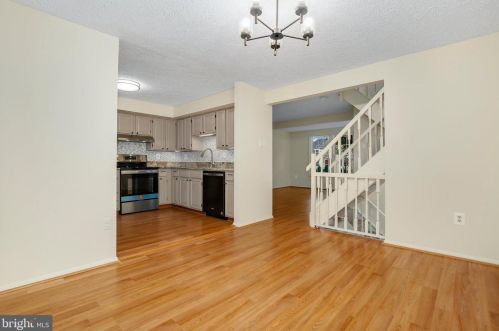 7813 Havenside Ter, Rockville MD 20855-2261 exterior