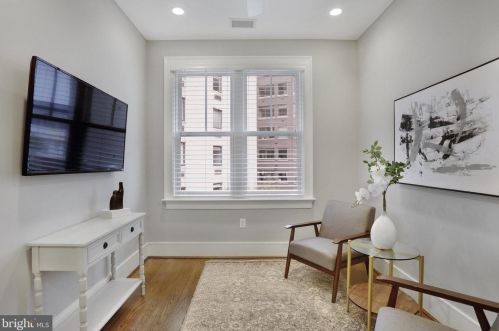 420 3rd St, Washington DC  20003-1930 exterior