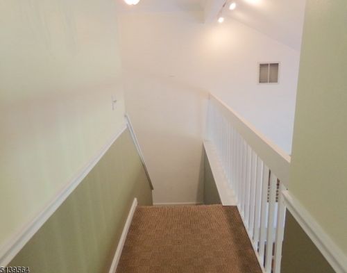 23 Sparrow Cir, Fredon NJ 07860-1492 exterior