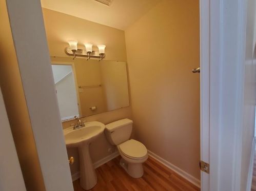 134 Nottingham Dr, Pittsburgh PA 15235-5120 exterior