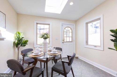 1915 Carpenter St, Philadelphia PA 19146-2615 exterior