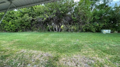 908 Savannas Pt, Fort Pierce FL 34982-6785 exterior