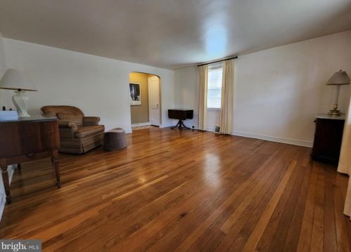 136 School Ln, Media PA 19064-2519 exterior