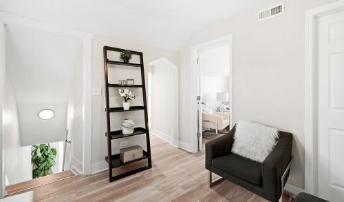 8642 Kingston Ave, Chicago IL  60617-2439 exterior