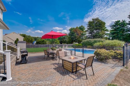 5 Hummingbird Way, Jackson Twp NJ exterior