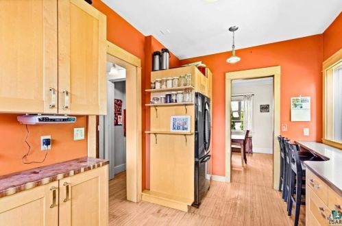 4211 Robinson St, Duluth MN 55804-2113 exterior