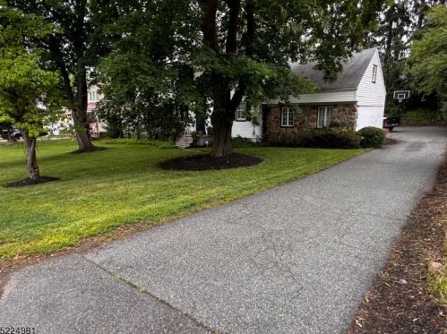 315 Mount Pleasant Ave, Livingston NJ  07039-2728 exterior