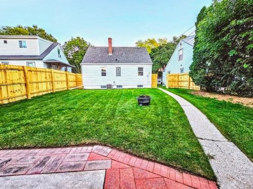 3337 83rd St, Milwaukee WI  53219-3837 exterior