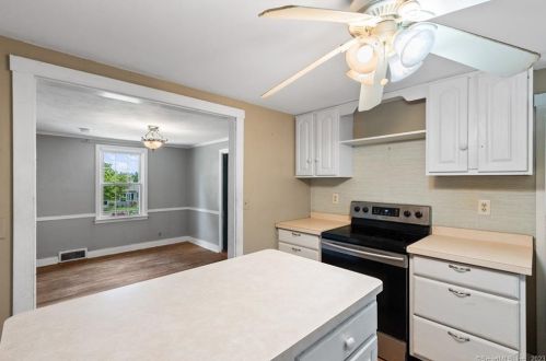 971 Farms Rd, Wallingford CT 06492-1807 exterior