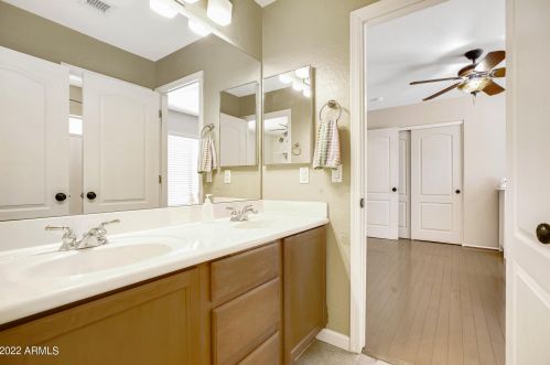 15405 18 Ave, Phoenix AZ 85015-3840 exterior