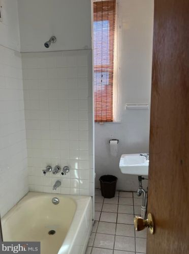 2038 5 St, Philadelphia PA 19148-2548 exterior