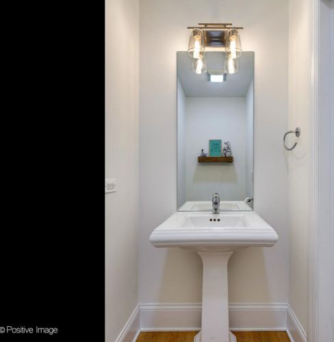 4103 Southport Ave, Chicago IL 60657-1437 exterior