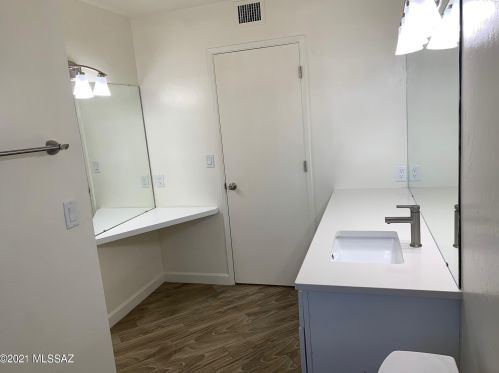 1808 Regina Cleri Dr, Tucson AZ 85710-8661 exterior