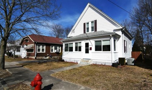 80 Newport St, Woonsocket, RI 02895-6446