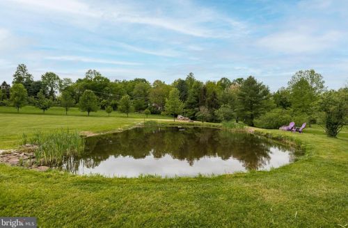 30 Hershey Dr, Pottstown PA 19465-8137 exterior