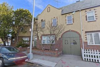 621 26th St, Brooklyn, NY 11210-2147