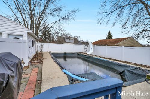 739 Marcia St, Wyoming MI 49509 exterior