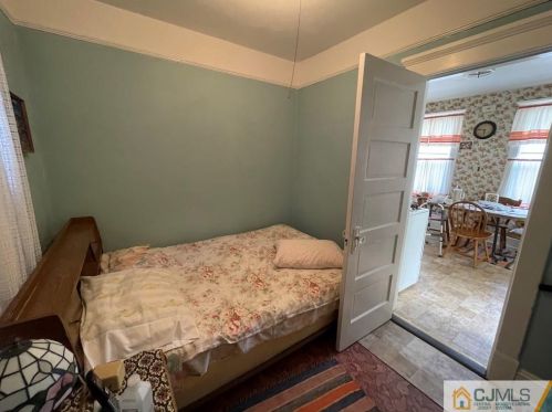 80 Plum St, New Brunswick NJ 08901-1828 exterior