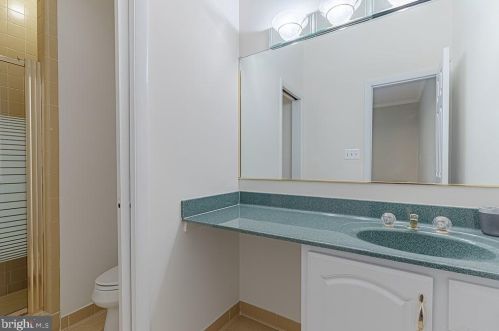 1515 Highwood Dr, Mc Lean VA  22101-5800 exterior