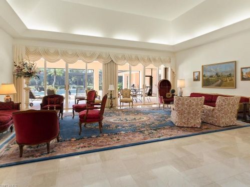 4724 Oak Leaf Dr, Naples FL 34119-8575 exterior