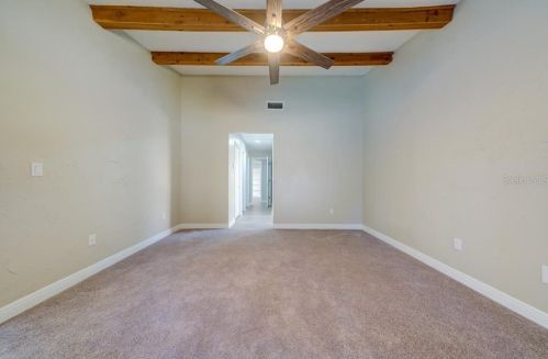 5012 Barrowe Dr, Tampa FL 33624-2593 exterior