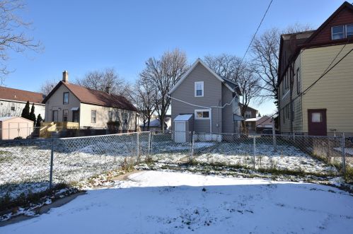 1939 18th St, Milwaukee WI  53205-1646 exterior