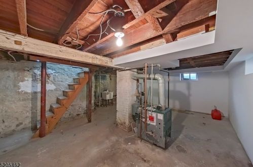 76 Passaic Ave, Paterson NJ  07506-1406 exterior