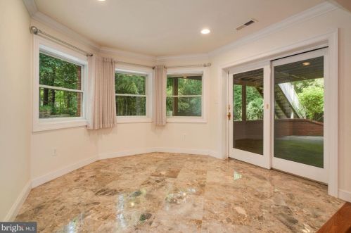 8505 Carlynn Dr, Bethesda MD 20817-4310 exterior