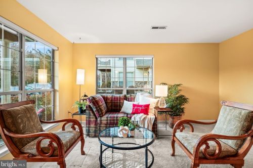 2207 Foxmeadow Dr, Limerick PA 19468-1572 exterior