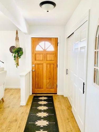 8635 Grantosa Dr, Milwaukee, WI 53225-4940