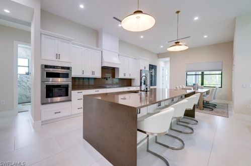 653 23 St, Naples FL 34117-1830 exterior