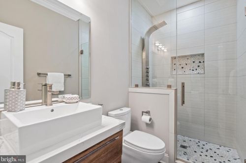 1645 Kirby Rd, Mc Lean VA  22101-3240 exterior