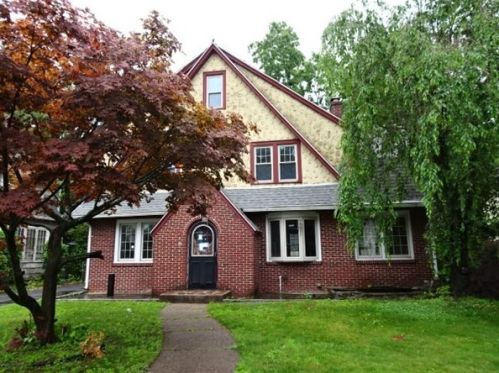 55 Perkins St, Springfield, MA 01118-2030