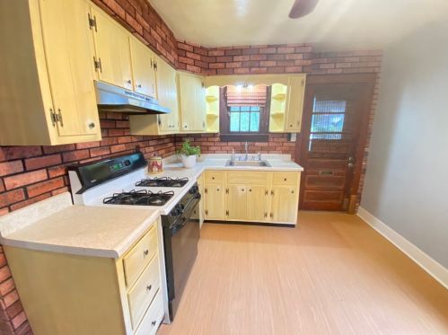 10052 Calvin St, Pittsburgh PA 15201-1144 exterior