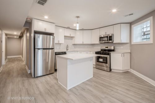 7215 Ridgeland Ave, Chicago IL 60649-2808 exterior