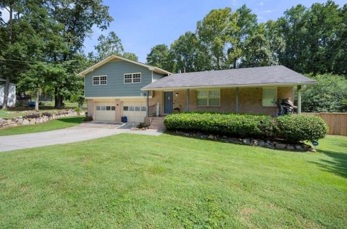 2816 Hickory Cir, Lithonia, GA 30078-3616