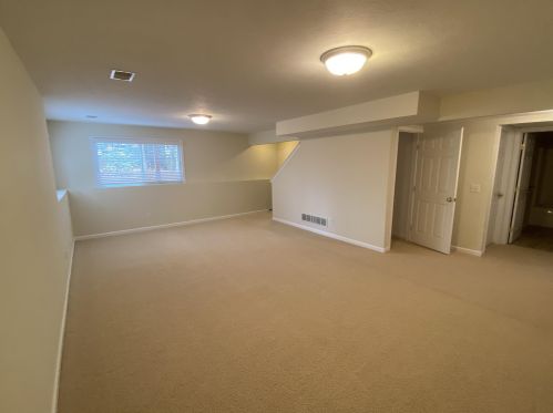 1039 Kensington St, Grand Rapids MI 49534-2179 exterior