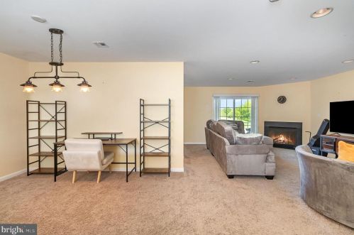 258 Thrush Dr, Hummelstown PA  17036-8835 exterior