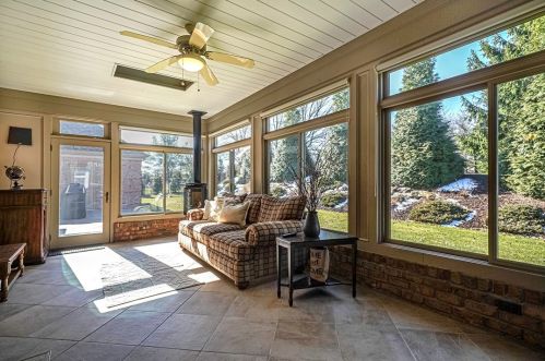 2520 Minton Dr, Moon Twp PA  15108-9207 exterior