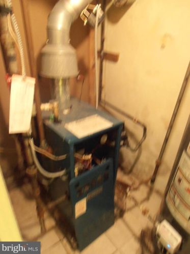 5834 3 St, Philadelphia PA 19106-1802 exterior