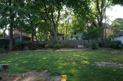 20 Elmwood Ave, Waukegan IL 60085-4611 exterior