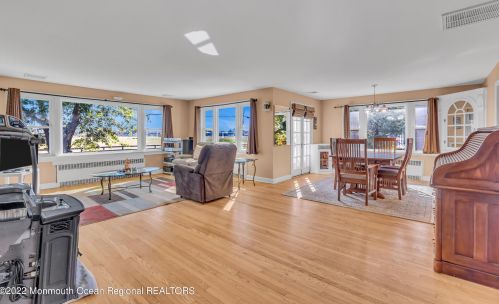 7 Applegate Ln, Plumsted Township NJ 08533-1303 exterior