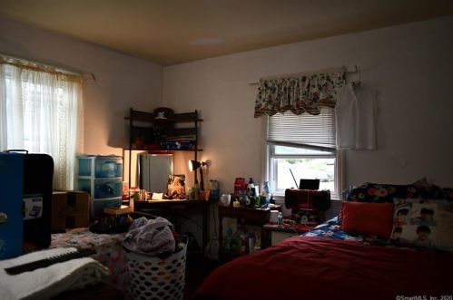 12 Adamson Ave, Norwalk CT 06854-4602 exterior