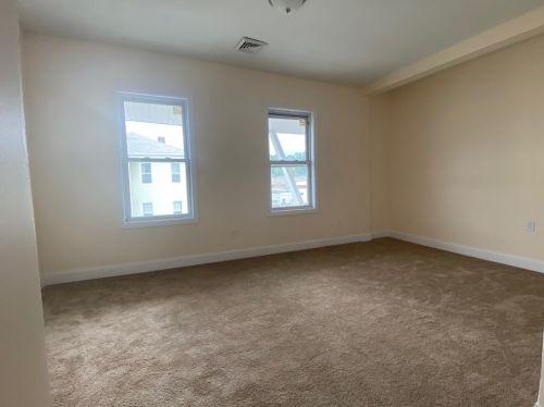 12 Lyon St, Worcester MA 01604-3622 exterior